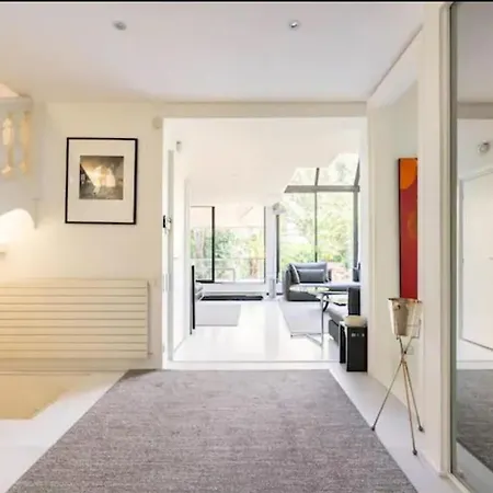 Alesia ヴィラ パリ